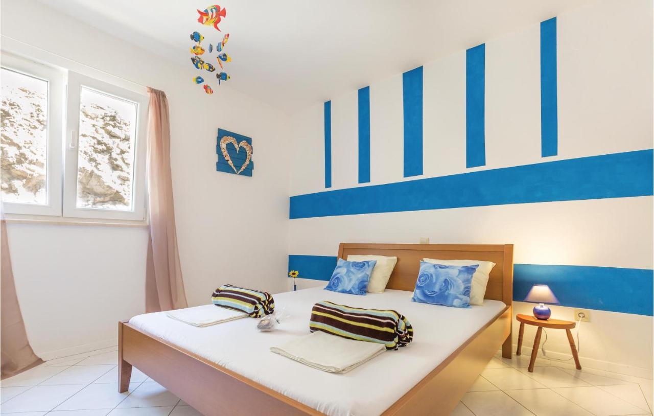 2 Bedroom Beautiful Apartment In Макарска Экстерьер фото